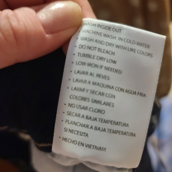 Kancan Distressed High Rise Crop Jeans NWT - Picture 2 of 15